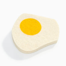 Load image into Gallery viewer, Fried egg felt brooch by Scottish designer Lynsey Walters