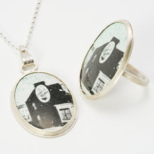 Load image into Gallery viewer, Land O'Cakes Dundee Memento Mori Ring