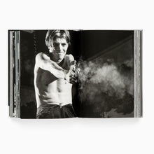 Load image into Gallery viewer, David Bowie: The Man Who Fell to Earth by Paul Duncan
