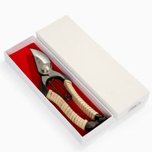 Load image into Gallery viewer, Fujimaki Rattan Secateurs by Niwaki
