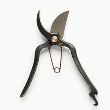 Load image into Gallery viewer, Sentei Secateurs by Niwaki Open
