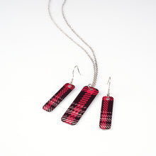 Load image into Gallery viewer, V&amp;A Dundee Tartan Necklace
